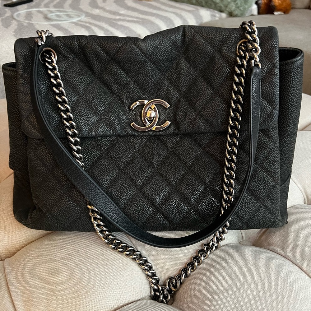 Medium Flap Lady Pearly Boy Chain Caviar Cc Quilted Black Cross Body Bag